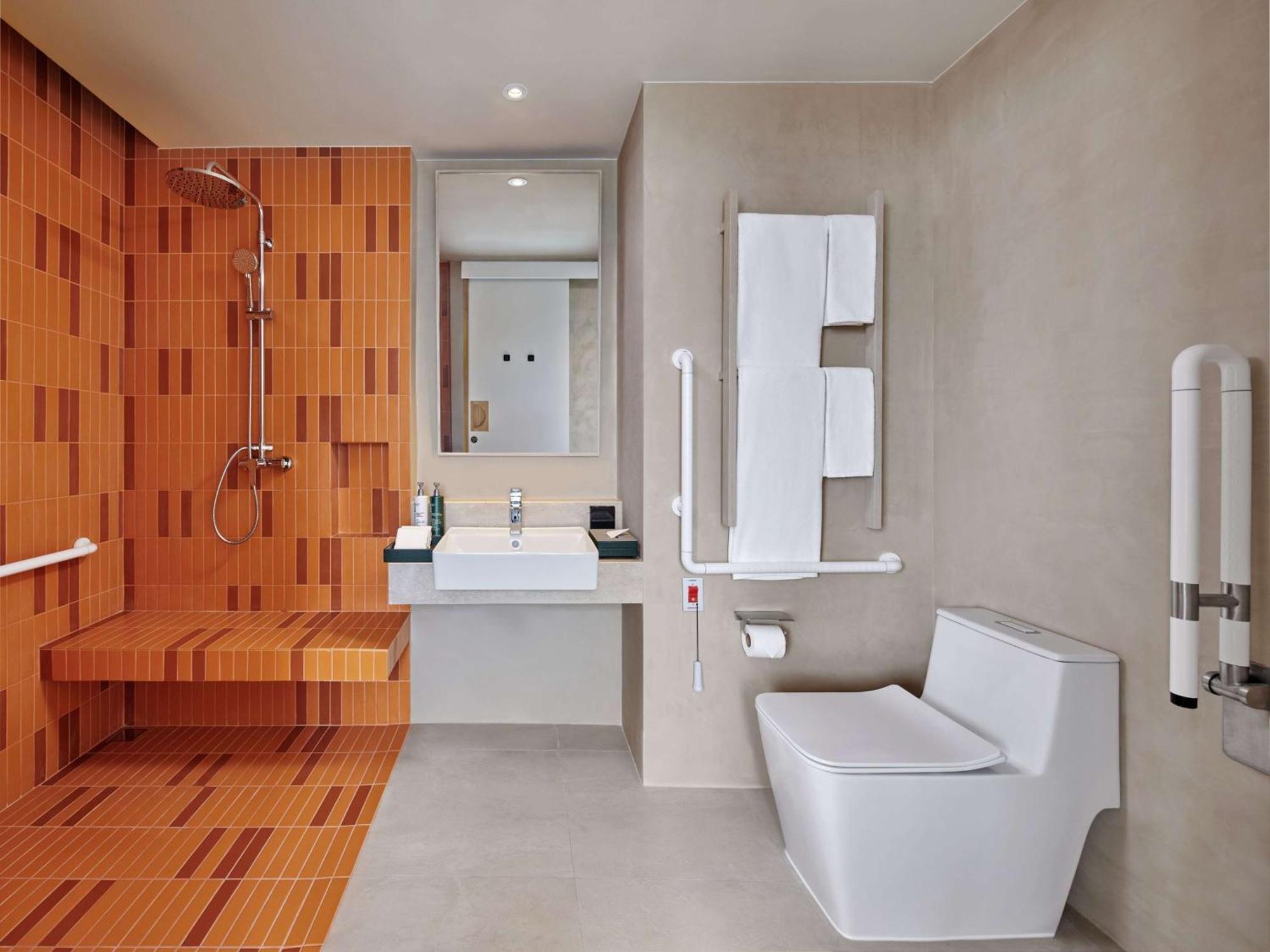 Hilton Garden Inn 罗勇 外观 照片